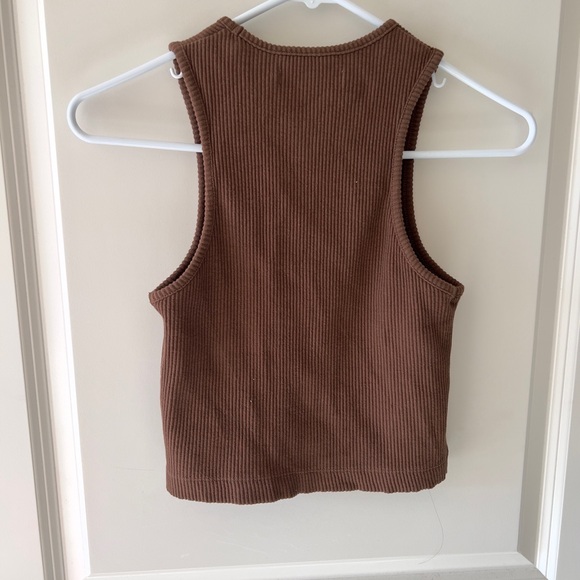 Oak and Fort Ribbed Cropped Slim Fit Seamless Crewneck Waist-length Tank Top - Picture 3 of 7
